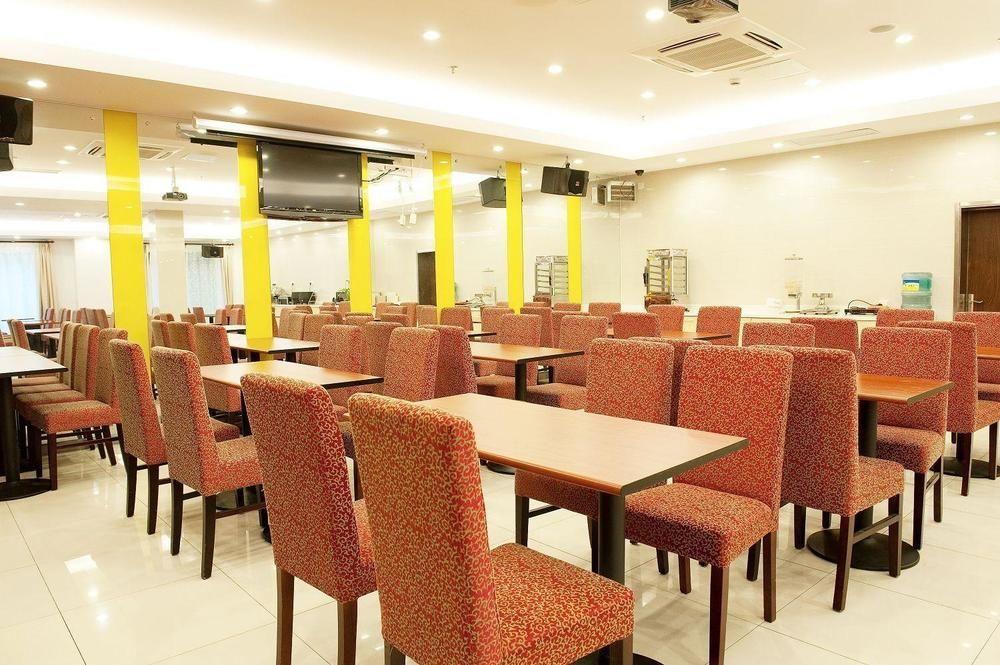 Hanting Express Shanghai Middle Sichuan Road Exterior photo